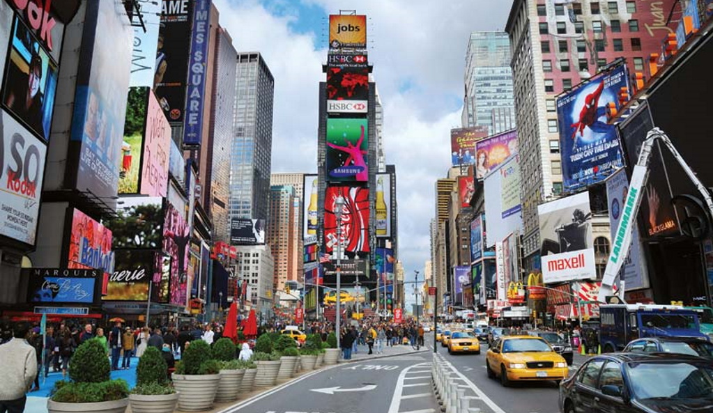 Χωρίς κόσμο για πρώτη φορά εδώ και 114 χρόνια η αλλαγή του χρόνου στην Times Square