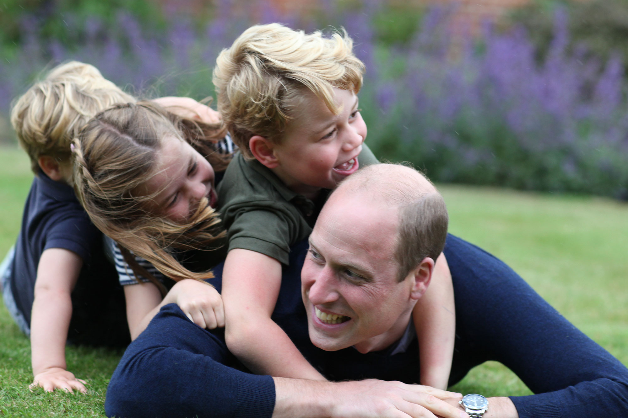 Δούκας του Cambridge: Γιορτάζει τα γενέθλιά του και την Ημέρα του Πατέρα με νέες οικογενειακές φωτογραφίες