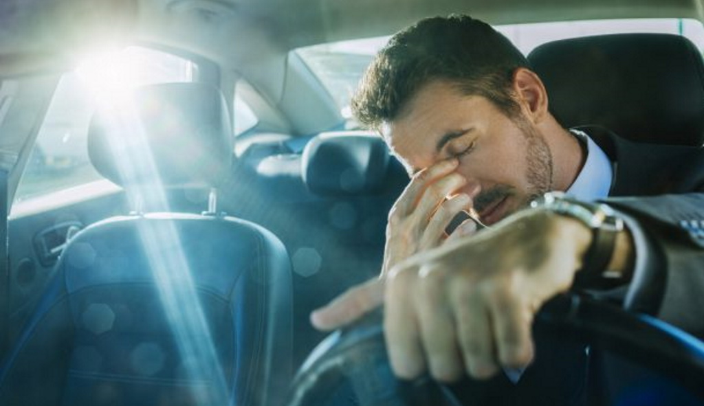 Αυτοκίνητο: Πώς αποφεύγουμε την κούραση στα μακρινά ταξίδια;