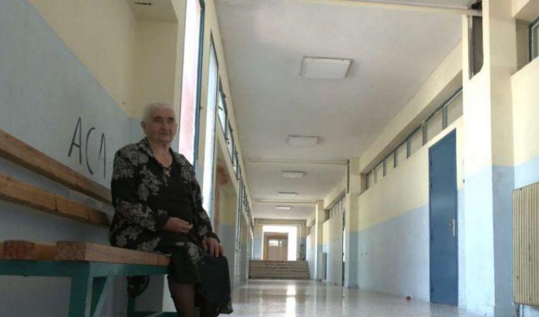 Κοζάνη: Πήρε απολυτήριο από ΕΠΑΛ στα 87 της και έκανε το όνειρό της πραγματικότητα!