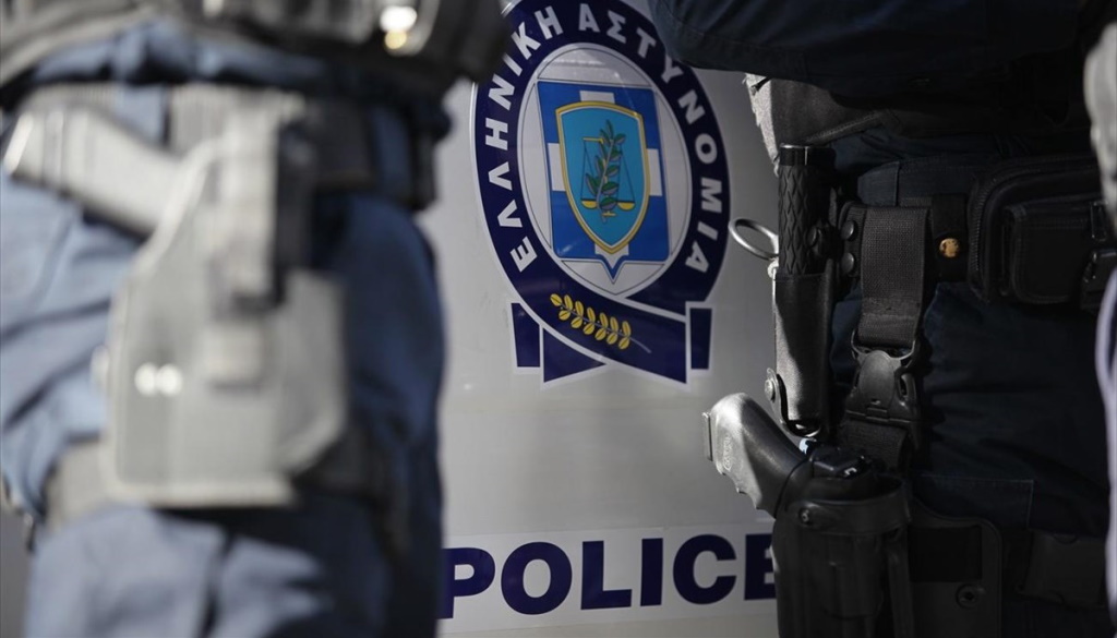 Άγρια δολοφονία στα Πετράλωνα: «Γάζωσαν» άνδρα με 14 σφαίρες στη μέση του δρόμου