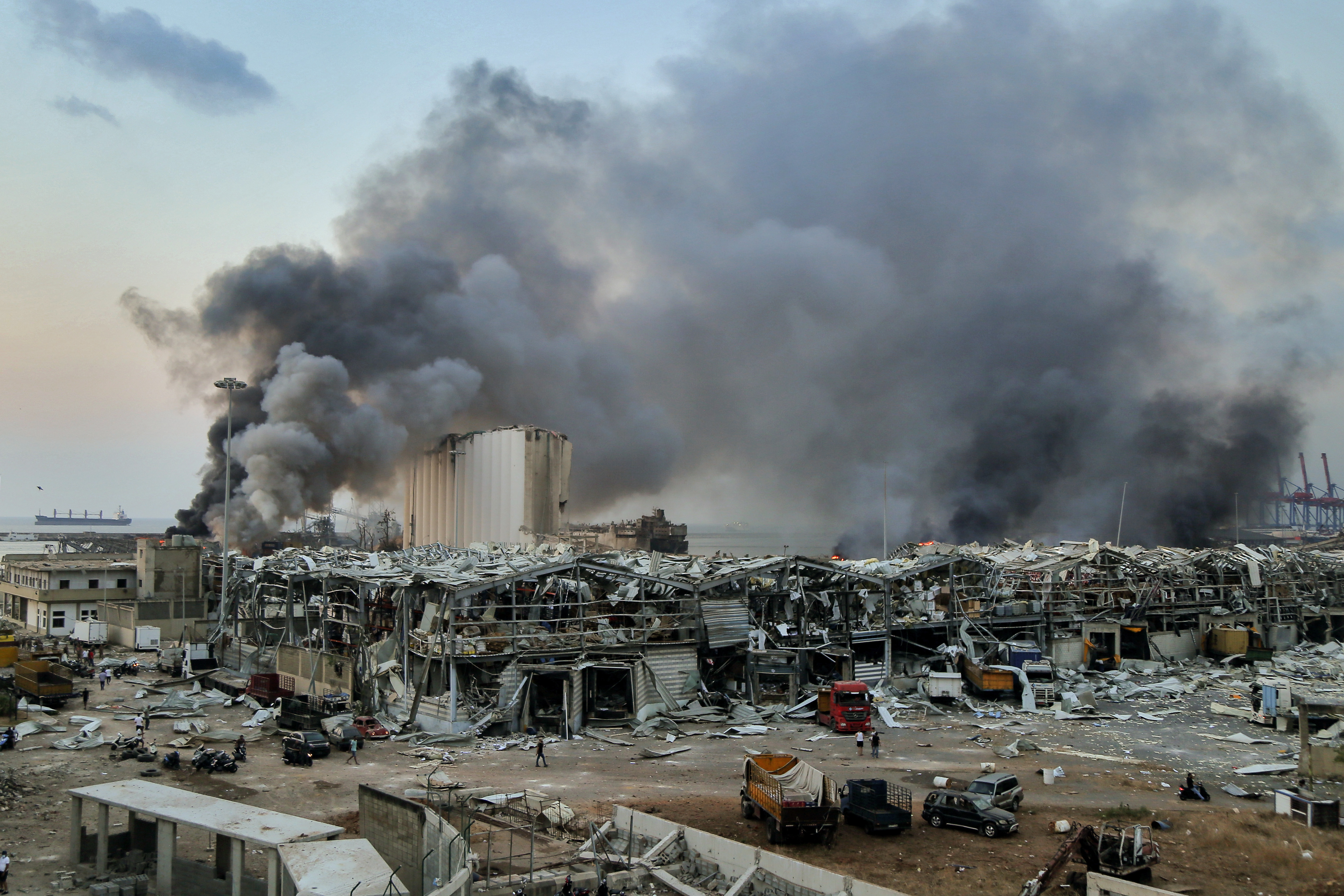 Λίβανος: Νέα έκρηξη και φωτιά στο λιμάνι της Βηρυτού έναν μήνα μετά το τραγικό δυστύχημα