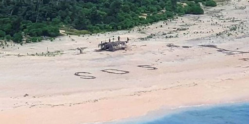 Ειρηνικός: Έγραψαν SOS στην άμμο του νησιού που ναυάγησαν και τελικά… σώθηκαν!
