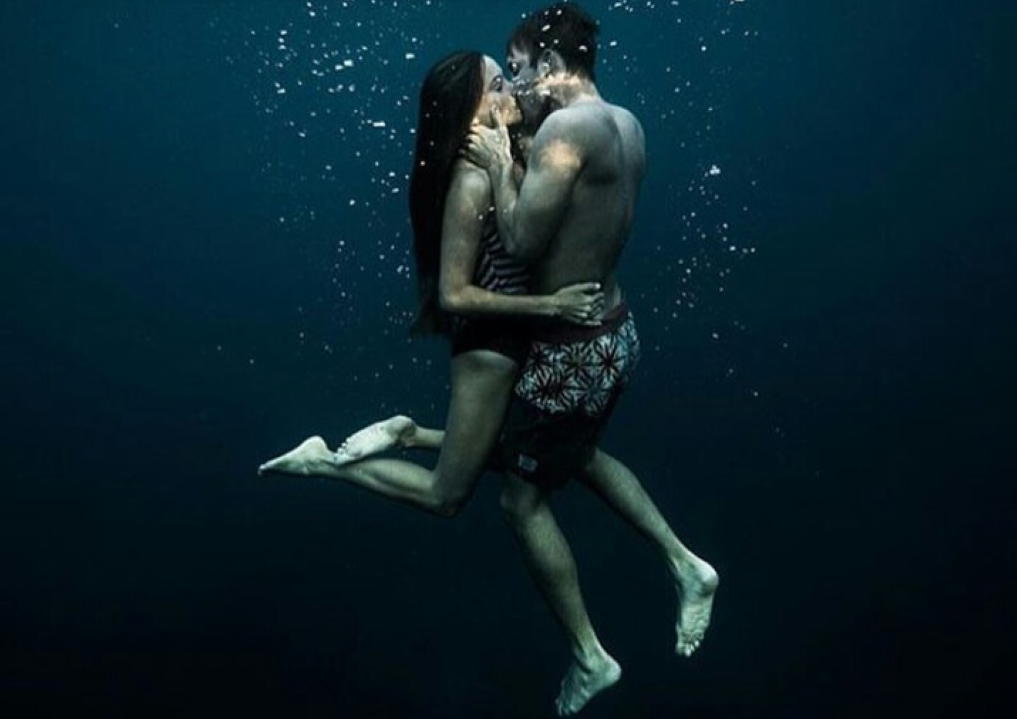 Sex στον βυθό της θάλασσας έχετε ξαναδεί; Η πρώτη ελληνική ερωτική ταινία είναι γεγονός!