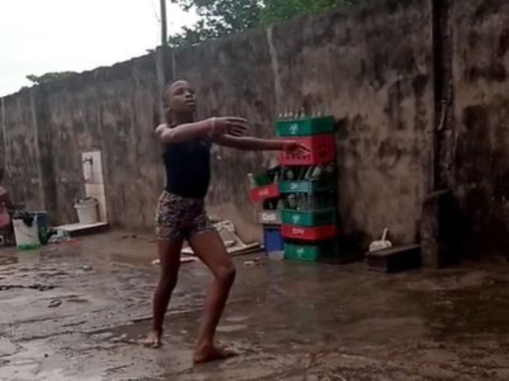 Viral: Το βίντεο του 11χρονου Νιγηριανού που του χάρισε μια υποτροφία