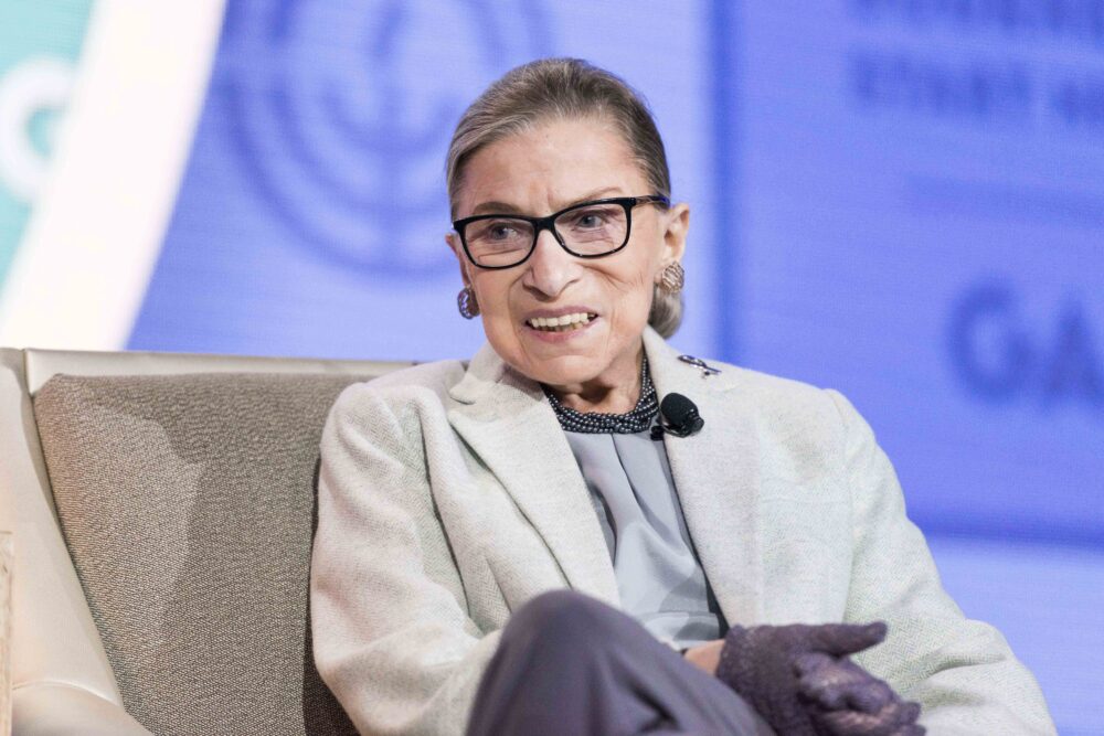 Γιατί οι ισχυρές γυναίκες του Χόλιγουντ αποτίουν φόρο τιμής στη δικαστή Ruth Bader Ginsburg;