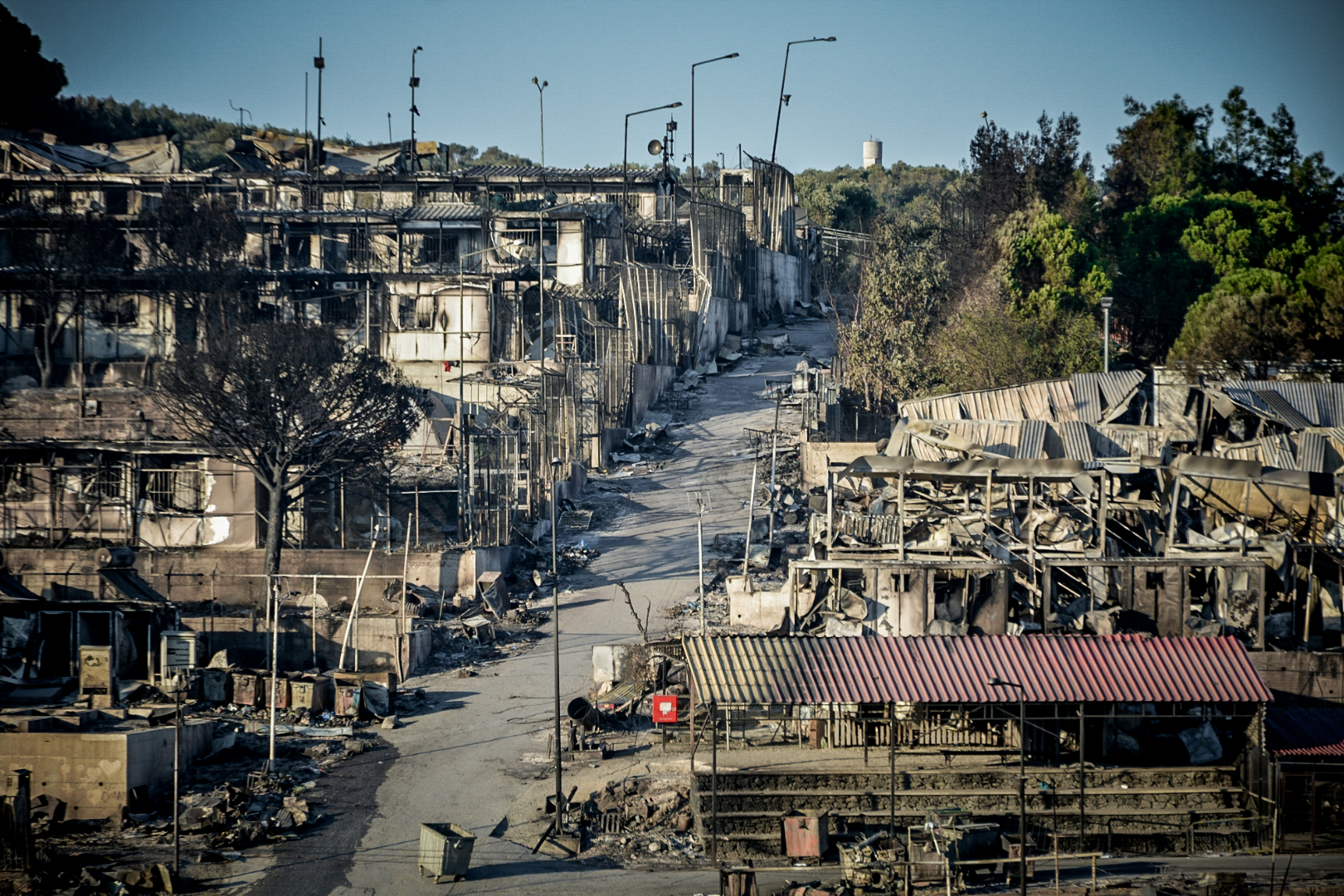 Στον εισαγγελέα Πρωτοδικών οι τέσσερις κατηγορούμενοι για τον εμπρησμό στη Μόρια