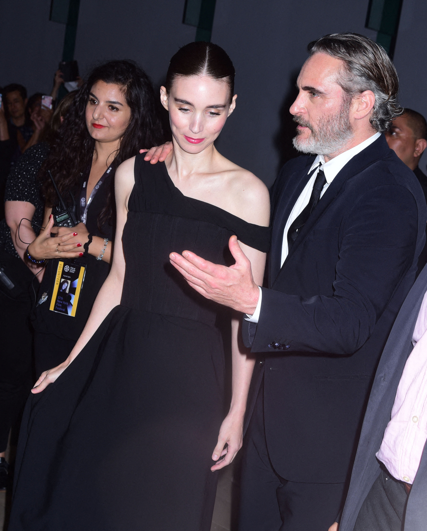 Joaquin Phoenix – Rooney Mara: Απέκτησαν το πρώτο τους παιδί και αυτό είναι το όνομα «φόρος τιμής» που του έδωσαν