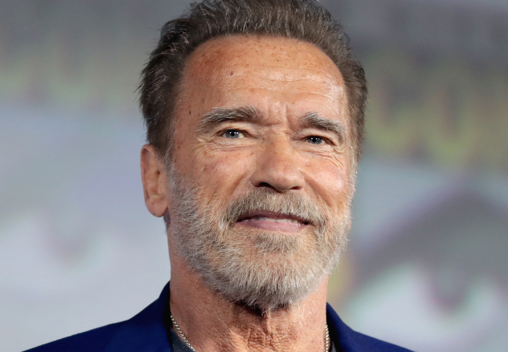 Arnold Schwarzenegger: Η πίπα – «Εξολοθρευτής» για τα γενέθλιά του που τον ξετρέλανε