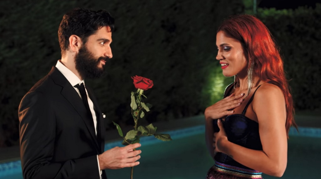 The Bachelor… parody: Ατζαράκης, Συνατσάκη, Κρεμλίδου τρολάρουν επικά το ριάλιτι