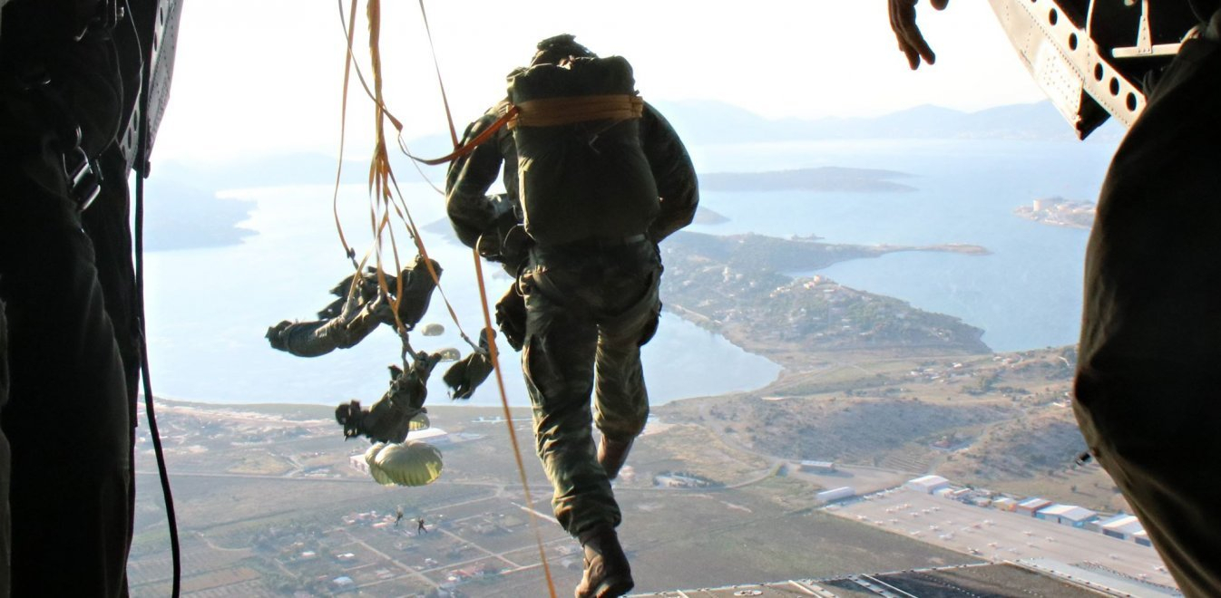 Νεκρός αλεξιπτωτιστής έπειτα από πτώση