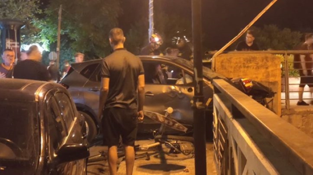 Σοβαρό τροχαίο με ανήλικους στη Λάρισα: Αυτοκίνητο «πέταξε» δύο 16χρονους από γέφυρα