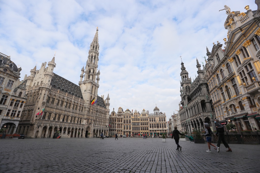 Βρυξέλλες: Νέα μέτρα για τον κορονοϊό και απαγόρευση κυκλοφορίας από τις 22.00 μέχρι τις 06.00    