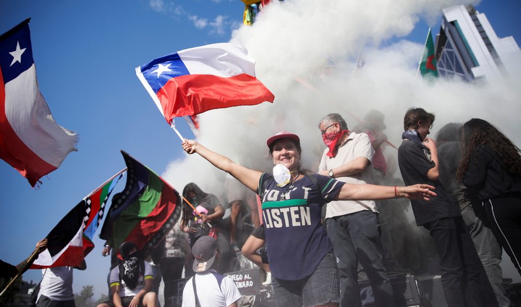Χιλή: Δημοψήφισμα για νέο Σύνταγμα έξω από τη «σκιά» της δικτατορίας Πινοσέτ