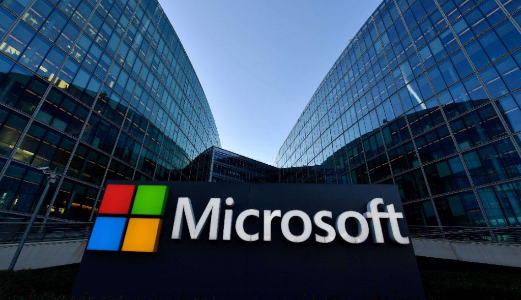 Microsoft – Επένδυση 1 δισ. ευρώ στην Ελλάδα: Πώς θα επωφεληθεί η χώρα από τα data centers;