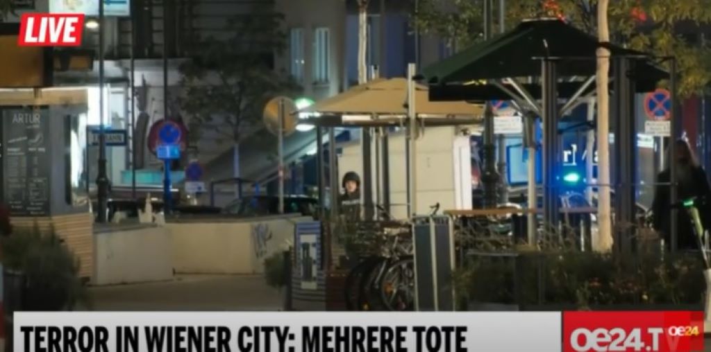 Σκηνές εμπόλεμης ζώνης στο κέντρο της Βιέννης: Επίθεση σε συναγωγή