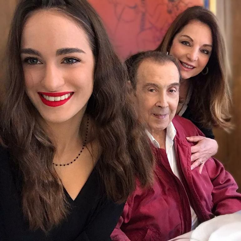 Τόλης Βοσκόπουλος – Άντζελα Γκερέκου: Οικογενειακά Χριστούγεννα με την κόρη τους