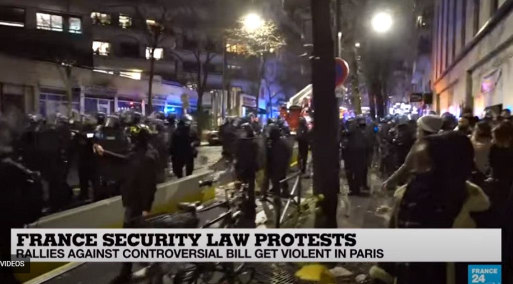 Συλλήψεις στο Παρίσι στη διαδήλωση κατά του αμφιλεγόμενου νόμου για την ασφάλεια