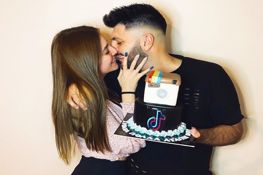 Battle of the Couples: Γνωστός Instagramer στο τηλεπαιχνίδι ζευγαριών