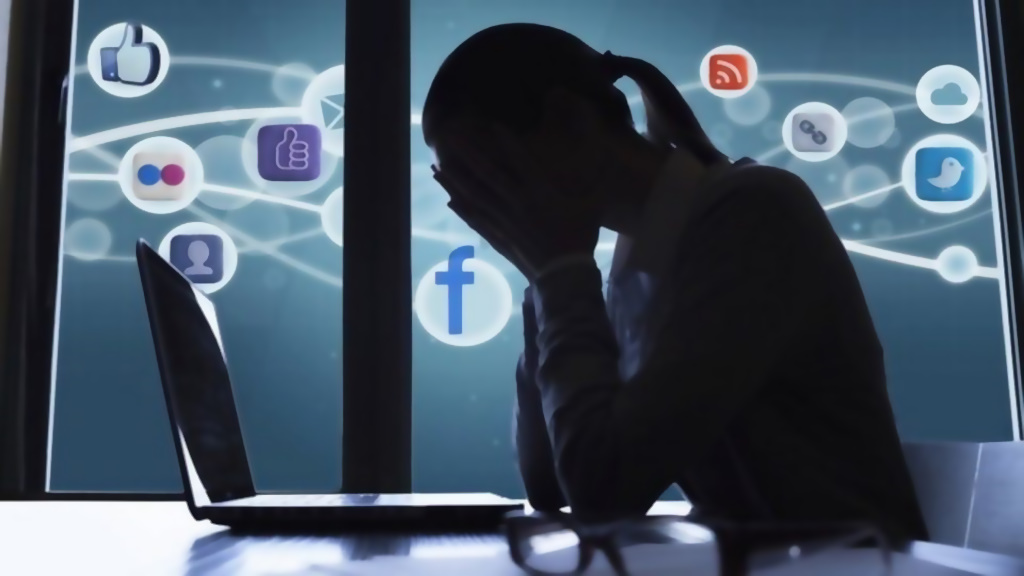 Κατάθλιψη στην καραντίνα: Πώς τα social media επηρεάζουν αρνητικά την ψυχολογία μας;