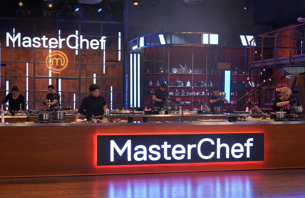 MasterChef: Αυτοί είναι οι 5 παίκτες που φόρεσαν τη λευκή ποδιά