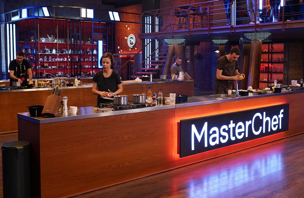 MasterChef: Ο Σερόπ μπήκε στο «κάντρι» και το Twitter δημιούργησε ήδη fan club