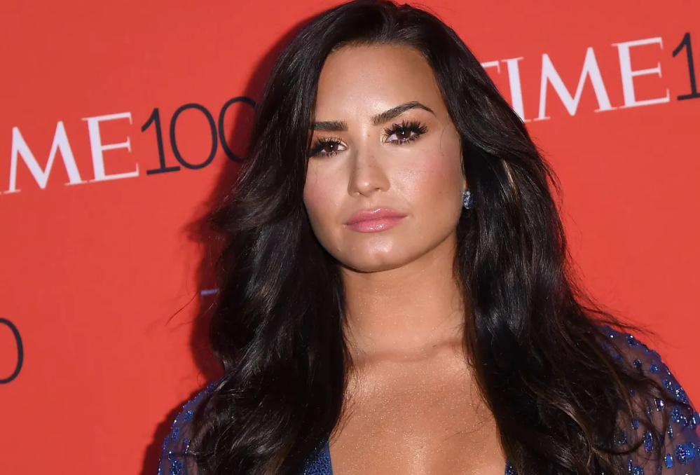 Demi Lovato: «Ο εθισμός μου στα ναρκωτικά μου έσωσε τη ζωή μερικές φορές»