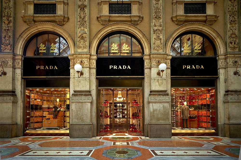 Οίκος Prada: Στηρίζει τη διαφορετικότητα προσλαμβάνοντας στον όμιλο άτομα με αναπηρίες