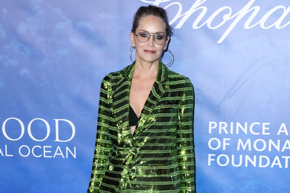 Η επική αποκάλυψη της Sharon Stone: «Η γιαγιά μου με έμαθε πώς να σουφρώνω! Το παν είναι ο αντιπερισπασμός»