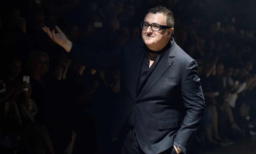 Πέθανε από κορονοϊό στα 59 του ο σχεδιαστής Alber Elbaz