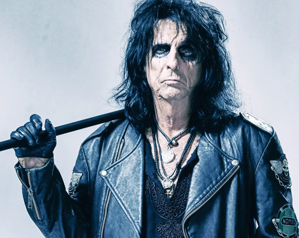 Alice Cooper: Και όμως, το πάλαι ποτέ «κακό παιδί» της ροκ δηλώνει ένας «ήρεμος πλέον χριστιανός» που προσεύχεται καθημερινά