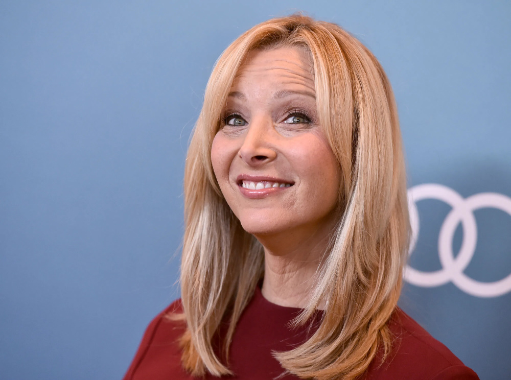 Lisa Kudrow: Η Phoebe από τα «Φιλαράκια» γιορτάζει τα 23α γενέθλια του κούκλου γιου της!