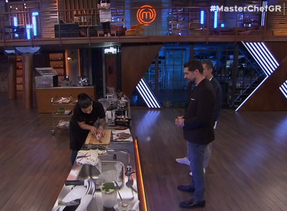 MasterChef: Πελάγωσαν στη δεύτερη δοκιμασία – Γέμισαν οι πάγκοι βότανα και ζαρζαβατικά