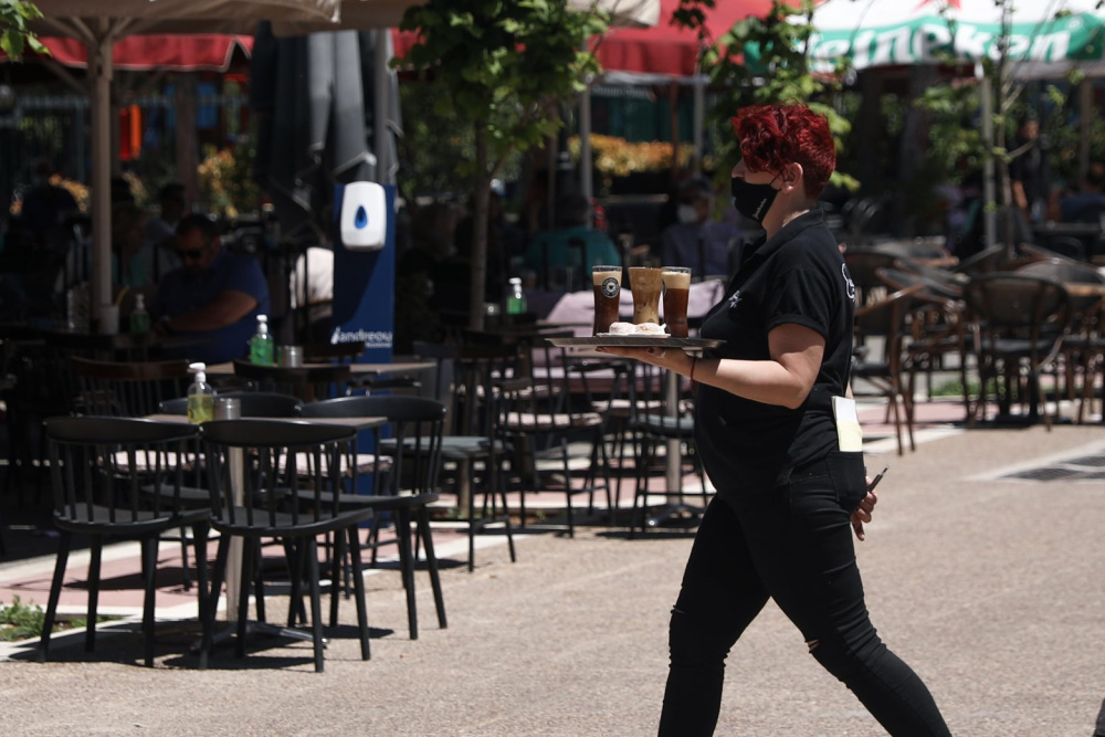 Θ. Πλεύρης: Επανέρχεται η μουσική στην εστίαση – Ποια άλλα μέτρα αίρονται;