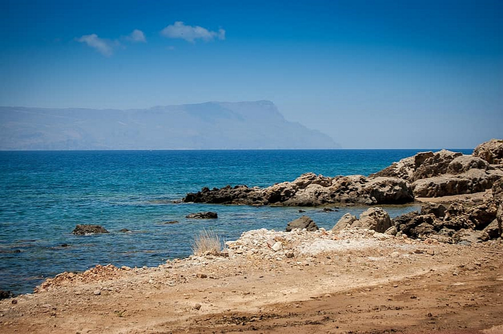 Καιρός: Υψηλές θερμοκρασίες, βοριάδες και τοπικές καταιγίδες την Τετάρτη