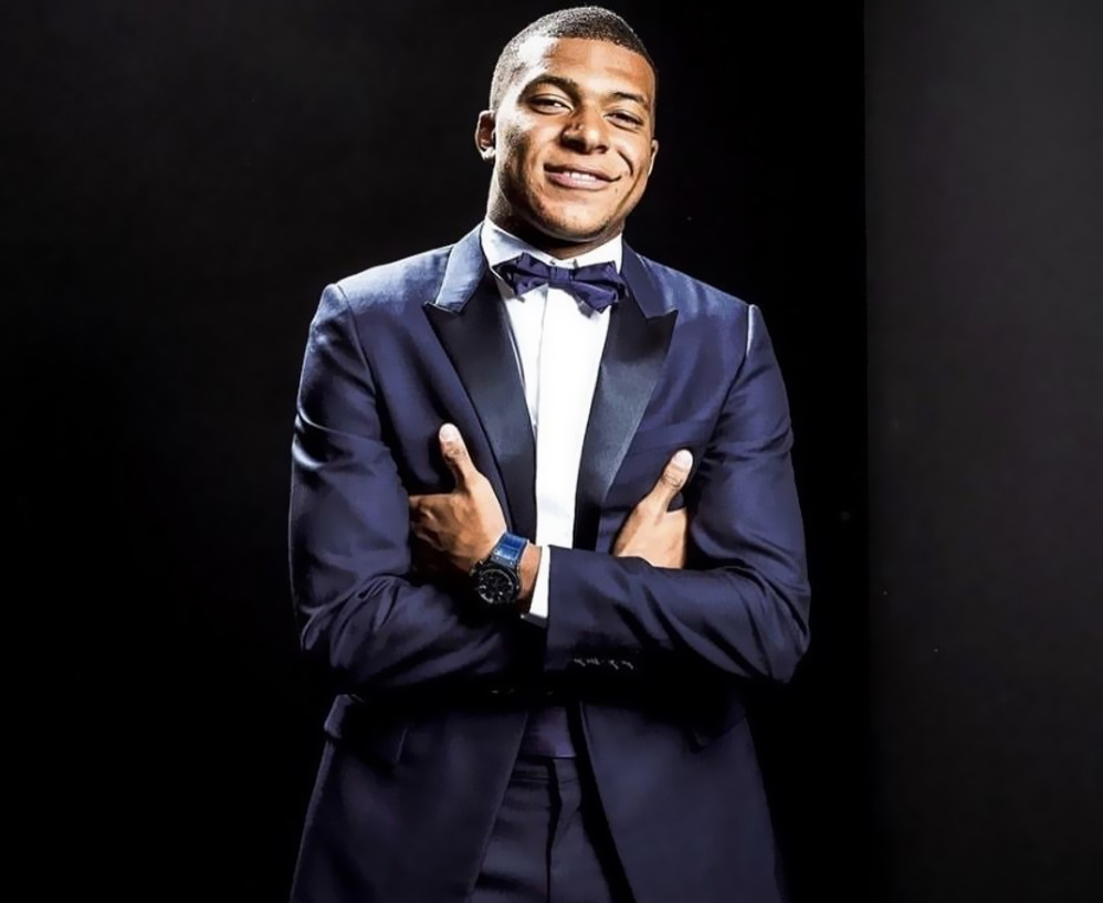 Αποκλειστικό – Η συνάντηση του Kylian Mbappé με τη Σάσα Σταμάτη στα εγκαίνια του Lío στη Μύκονο