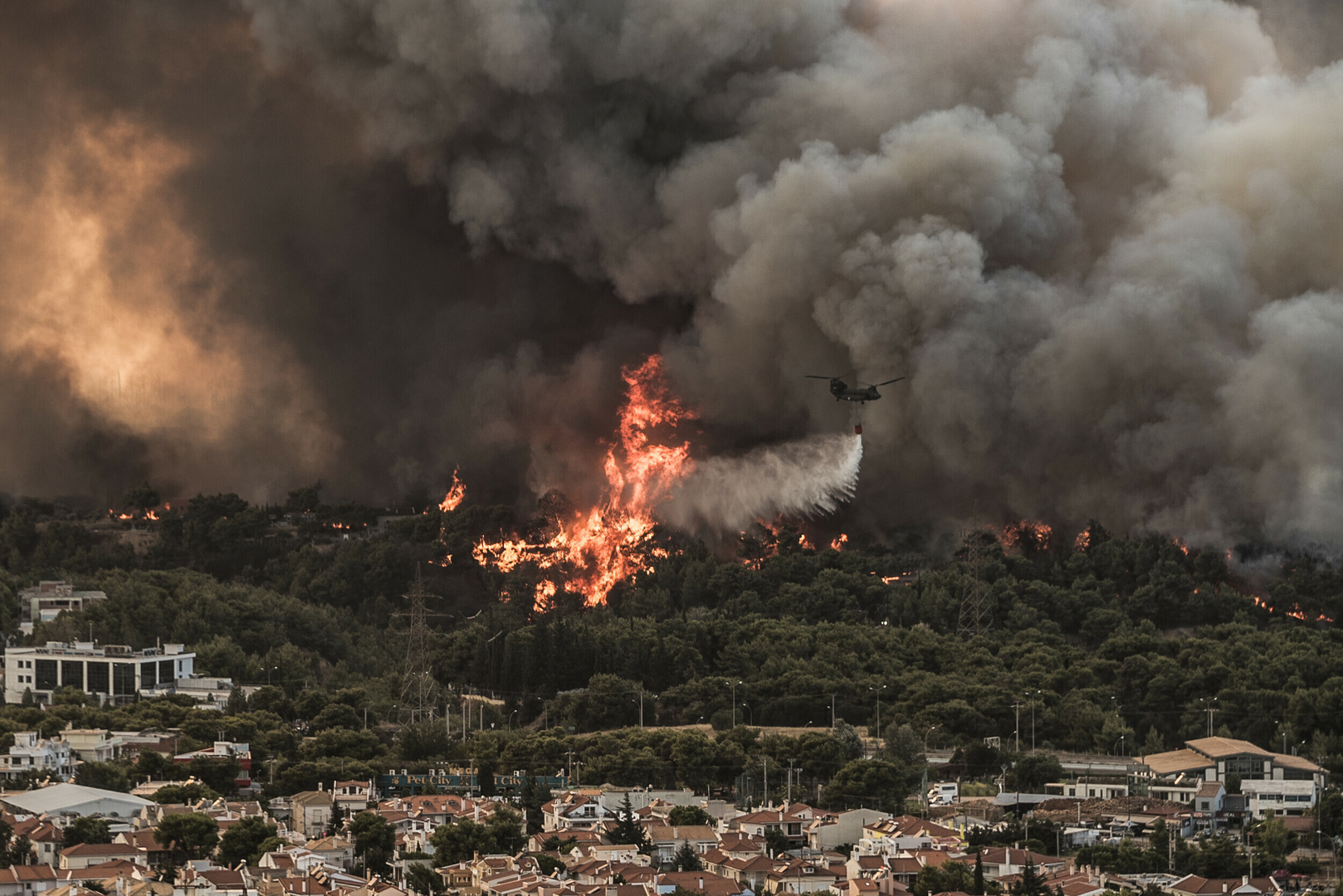 Ο ψυχίατρος Δημήτρης Παπαδημητριάδης προειδοποιεί: «Σε μεγάλες καταστροφές αυξάνονται οι ενδοοικογενειακές συγκρούσεις»