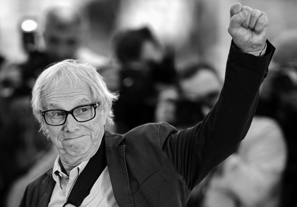 Ken Loach: «Πυρά» από τον διάσημο σκηνοθέτη για τη διαγραφή του από το βρετανικό Εργατικό Κόμμα – «Υπάρχει κυνήγι μαγισσών»