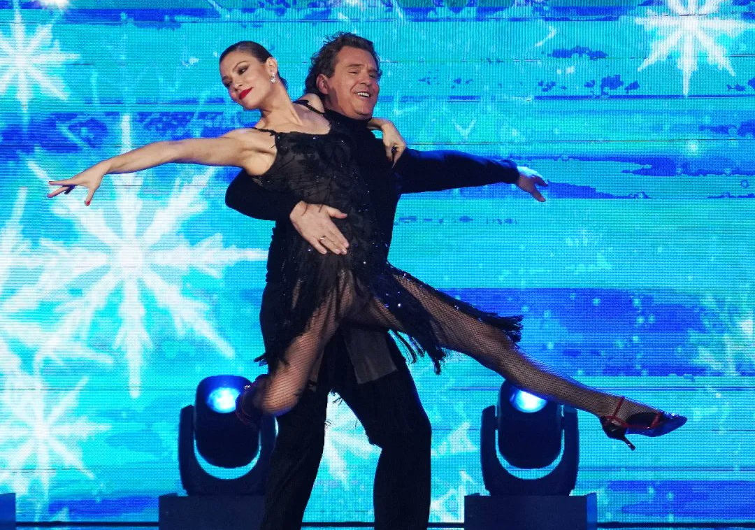 DWTS: Με παρτενέρ τον Jason Roditis χόρεψε η Βίκυ Καγιά – Η επική κριτική της κόρης του, ο βαθμός που έβαλε στον μπαμπά της και το τρολάρισμα από τους κριτές