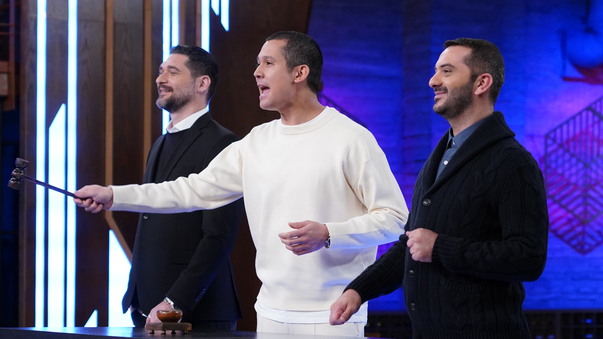 MasterChef: Όλα τα λεφτά του Twitter στον «δημοπράτη» Σωτήρη Κοντιζά – «Βροχή» οι προτάσεις για νέα καριέρα στη λαϊκή