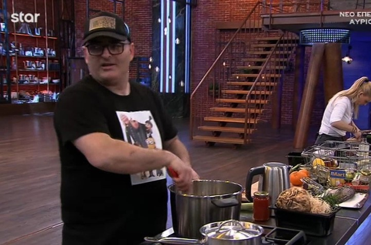 MasterChef: Άρχισαν τα όργανα πριν προλάβει να μπει ο Μπόμπαινας στην κουζίνα – Σπόντα στον Μπόλο που πήγε να βάλει τα κλάματα