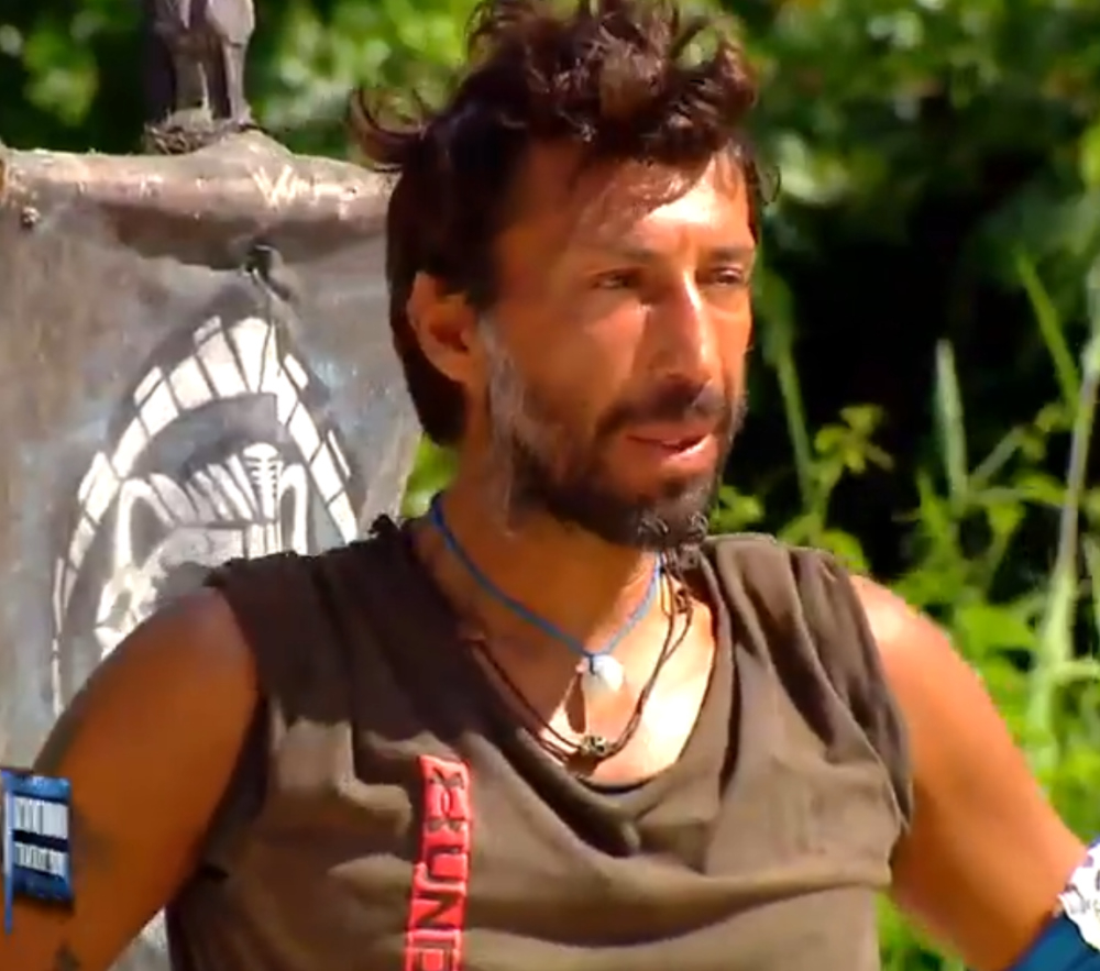 Survivor: Σαπουνόπερα δίχως τέλος το άσβεστο μίσος Καραγκούνια – Εμμανουήλ – «Πηγαίνει να γλείψει με δωροδοκίες»