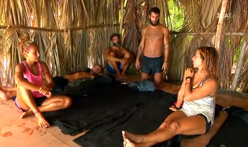 Survivor: Οι «μπλε» ετοίμασαν σάκους για Κουρασάο και οι «κόκκινοι» πόνεσαν – Τα έβαλαν με την Ασημίνα – «Με αηδιάζει πραγματικά» – Κέρασε ξύδι το Twitter