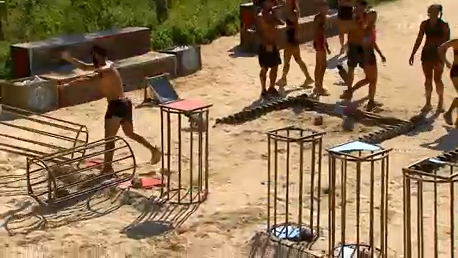 Survivor – Στάθης Σχίζας: Γκρέμισε το σκηνικό και ο Γιώργος Λιανός τον τιμώρησε… λίγο – Τι προειδοποίηση και τι ποινή προανήγγειλε αν κάποιος παίκτης κάνει το ίδιο;