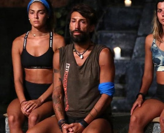 Survivor – Κωνσταντίνος Εμμανουήλ: «Προστάτευσα τον Άρη όταν η Σοφιάννα χώθηκε στην αγκαλιά του»