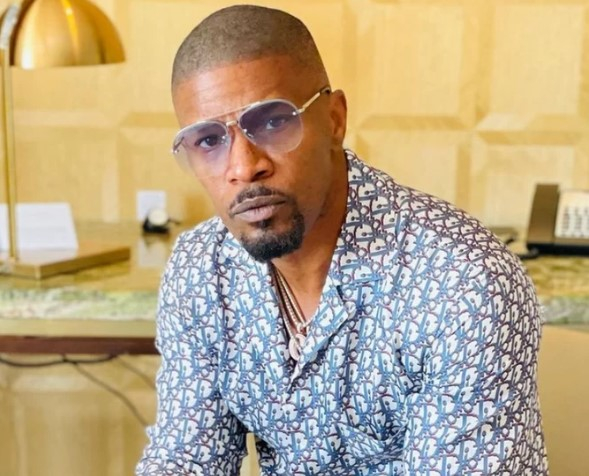 Jamie Foxx: Αγνώριστος στην Ελλάδα – Ο χορός σε εστιατόριο και ο αγώνας μπάσκετ