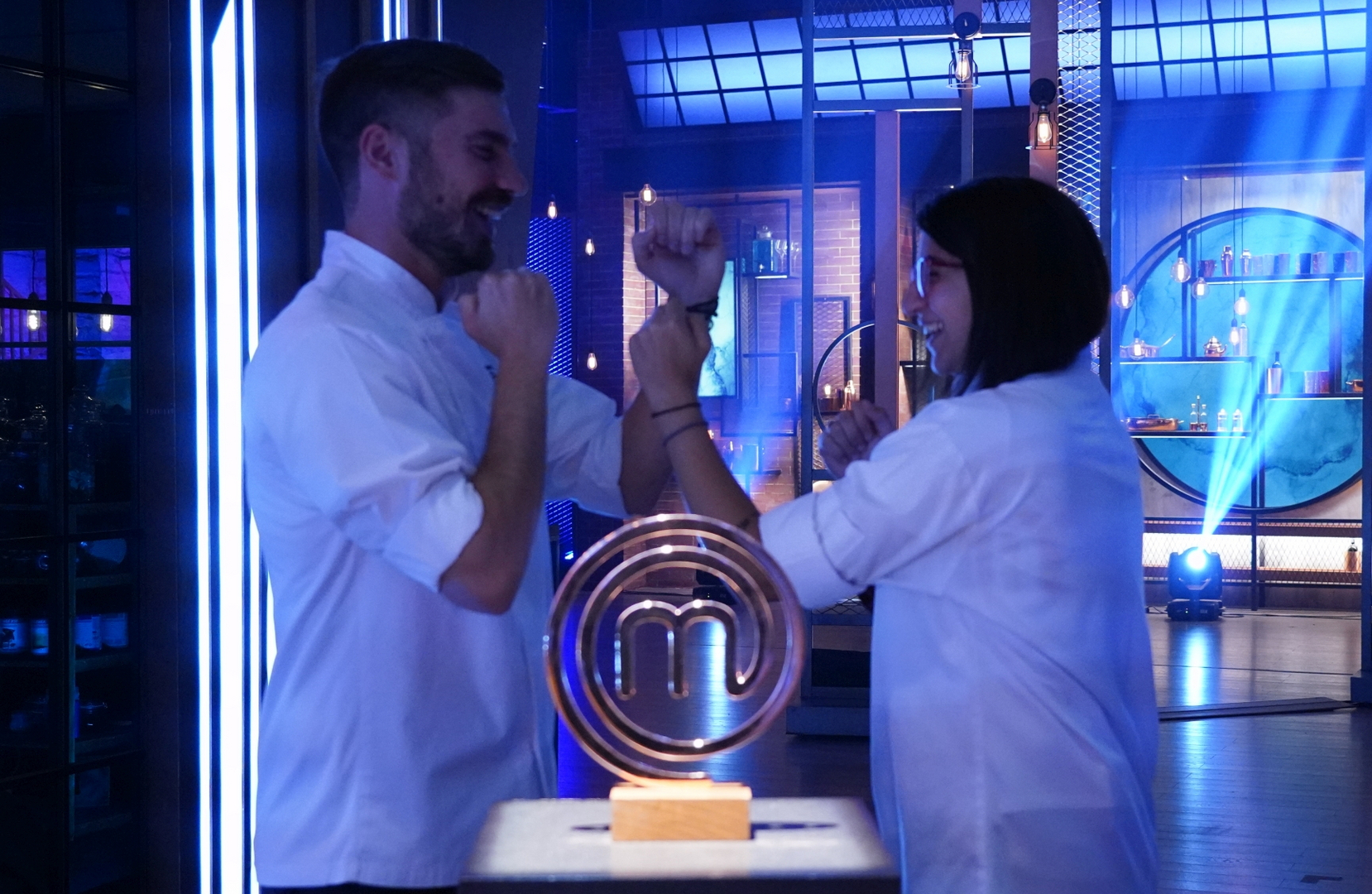 MasterChef 6 – Ο μεγάλος τελικός: Οι δοκιμασίες, το φαβορί στα στοιχήματα, η ηχηρότατη απουσία από τον εξώστη και η live ανακοίνωση του αποτελέσματος