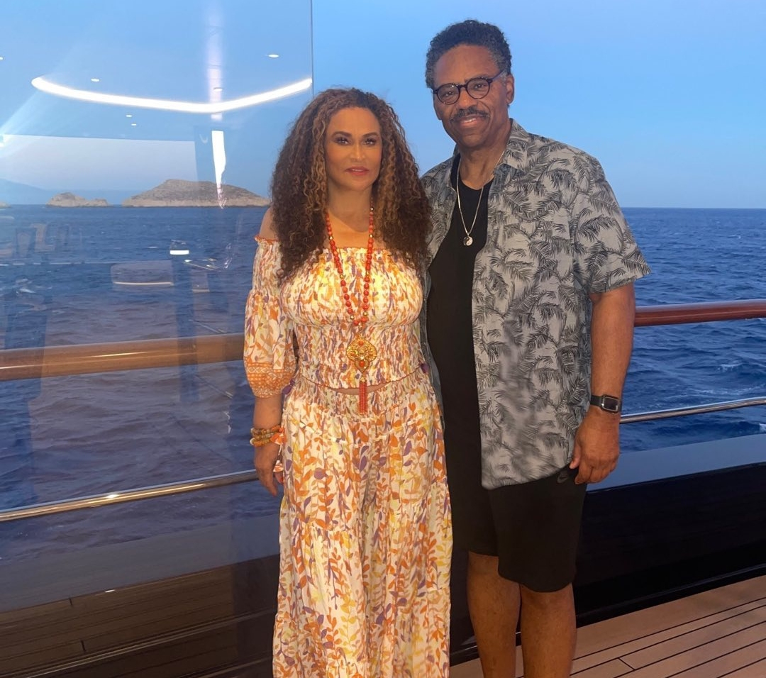 Tina Knowles: Η μητέρα της Beyonce κάνει διακοπές στην Ελλάδα