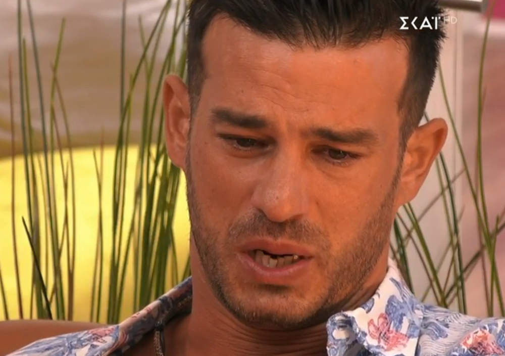 Love Island: Ο ερωτοχτυπημένος Αλέξανδρος σε… απόγνωση για τη Χριστίνα του – «Δεν θέλω να σε χάσω, την πάτησα μαζί σου!»