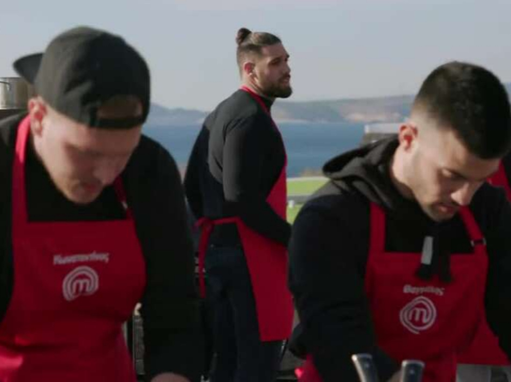 MasterChef – Το Twitter δίνει πόνο: «Ρίξανε 100 κιλά ιδρώτα και 10 τούφες μαλλί στο φαγητό και τώρα τους ένοιαξαν τα γαντάκια»